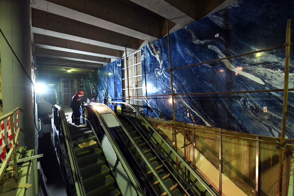 Метро Новокрестовская