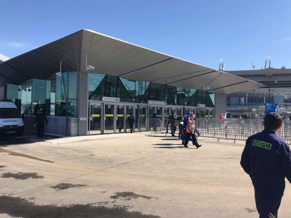 Метро Новокрестовская