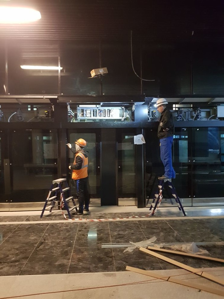 Метро Новокрестовская