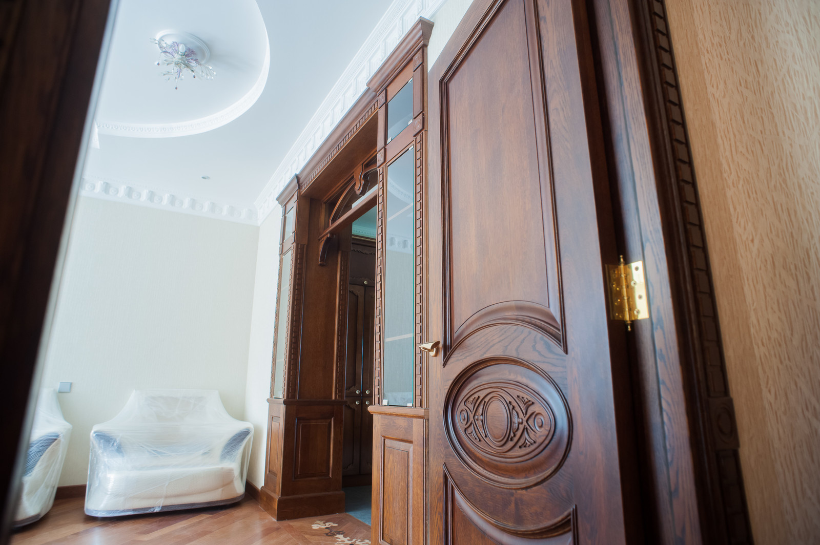 Арка между кухней и гостиной