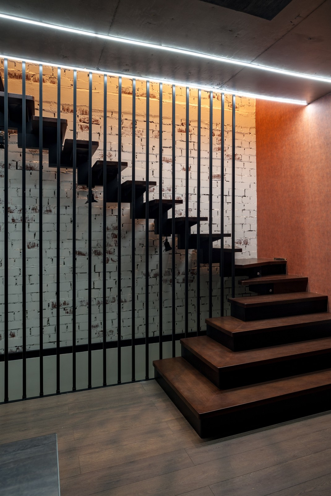 Дом с четырьмя лестницами