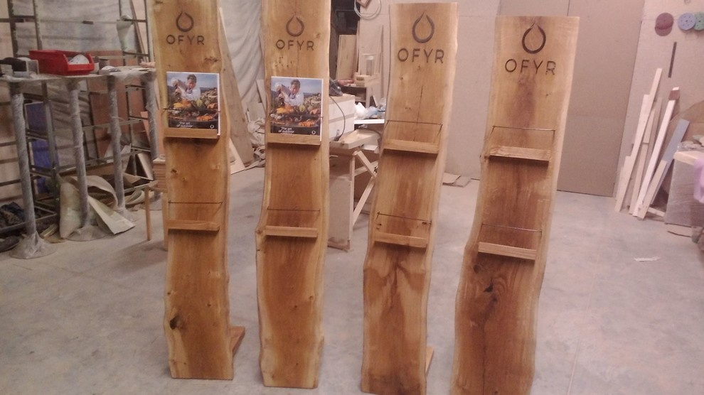 Демонстрационные  стойки для OFYR (дуб)