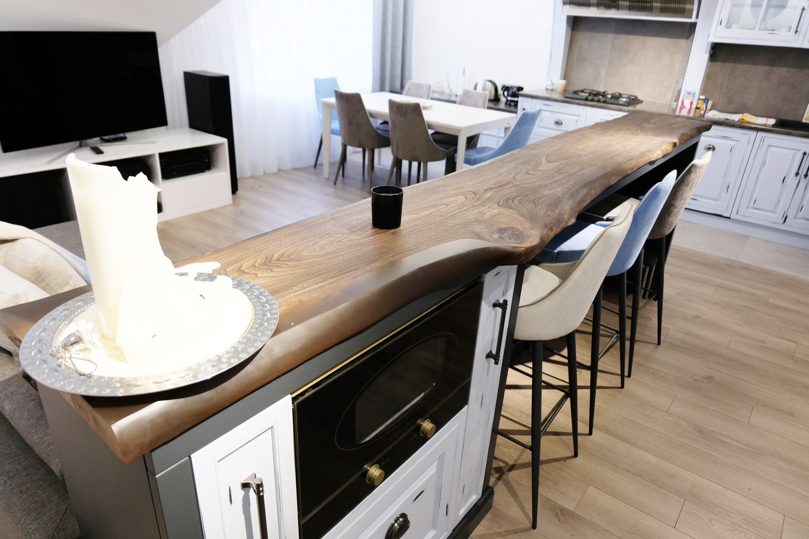 Ты одна на белом свете. Кухня в центре Нижнего Новгорода.