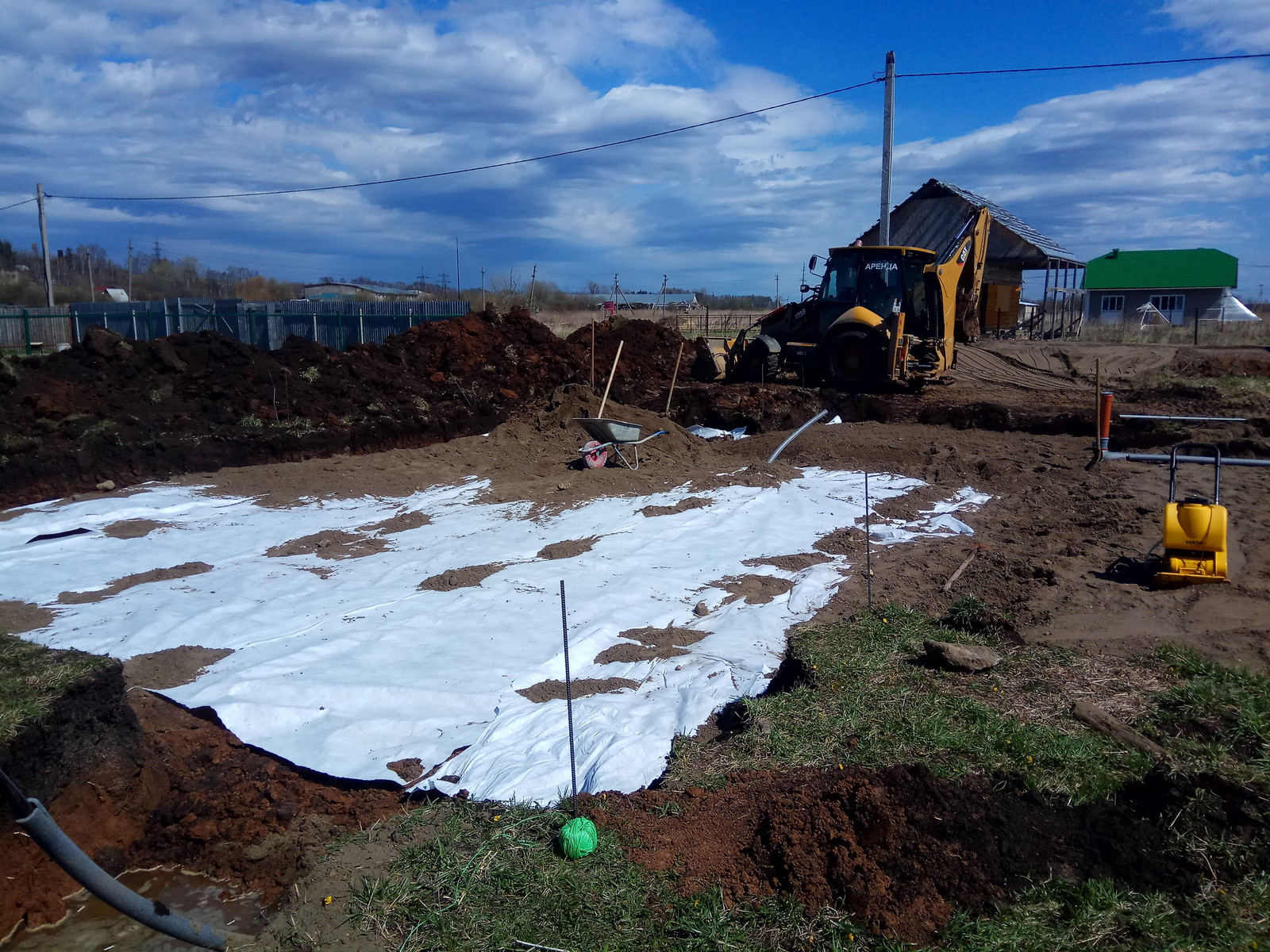 Строительство дома из газоблока на монолитной плите