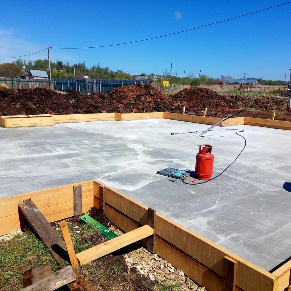 Строительство дома из газоблока на монолитной плите