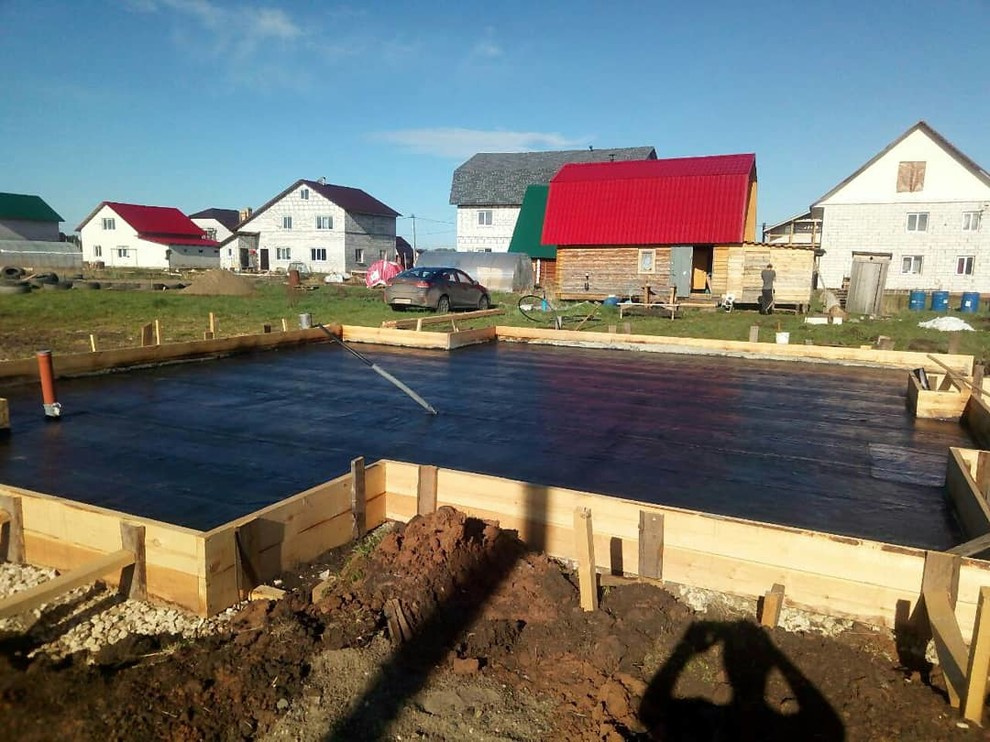 Строительство дома из газоблока на монолитной плите