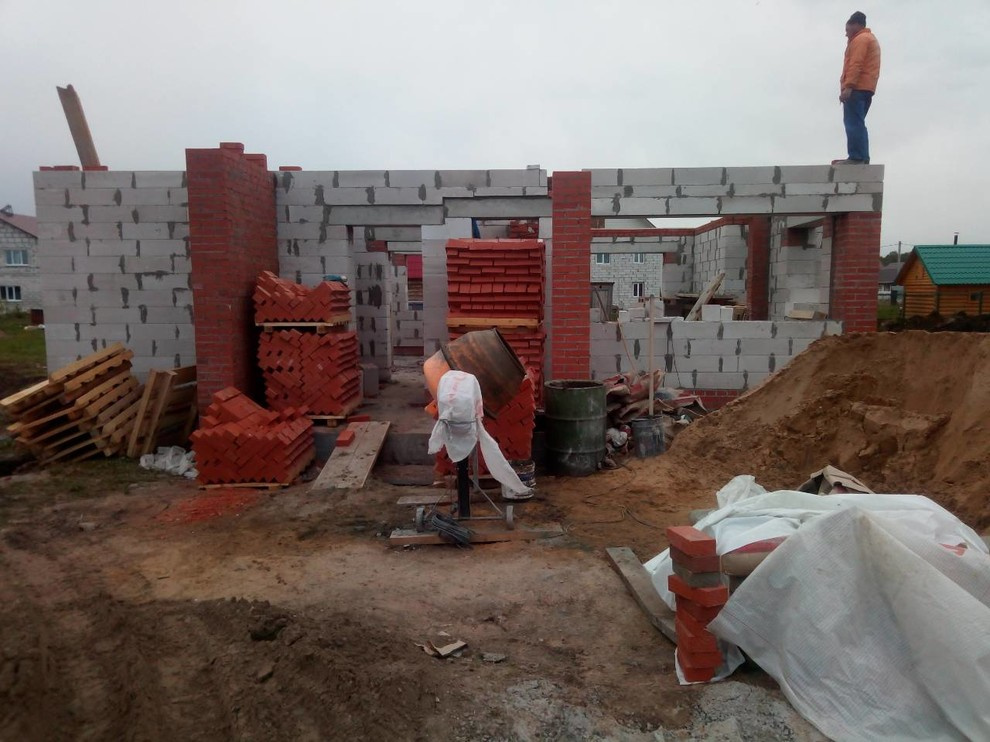 Строительство дома из газоблока на монолитной плите