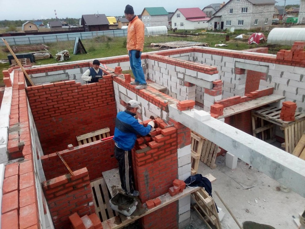 Строительство дома из газоблока на монолитной плите