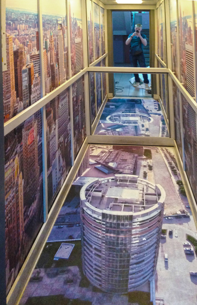 Фотообои в лифт, как часть интерьера многоквартирного дома