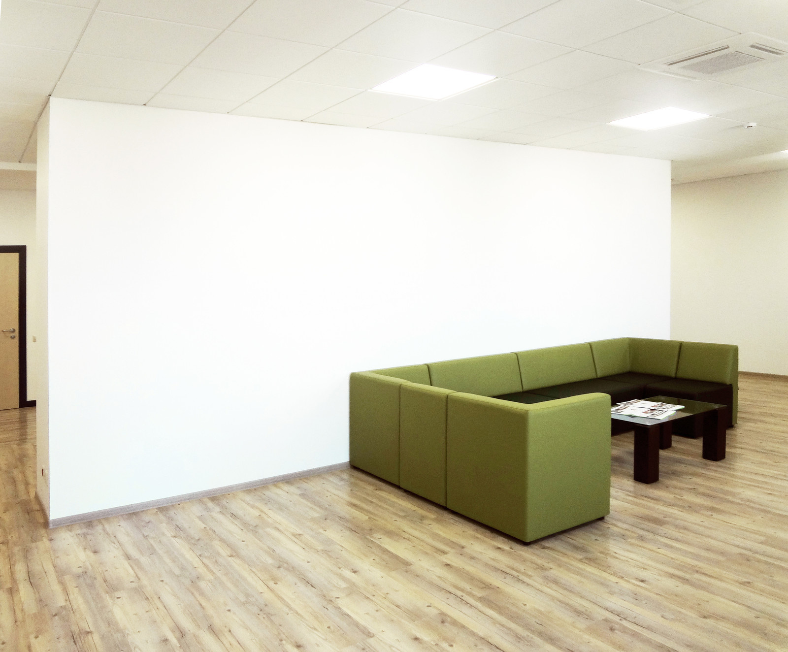 Фотообои Лес в зону отдыха офиса