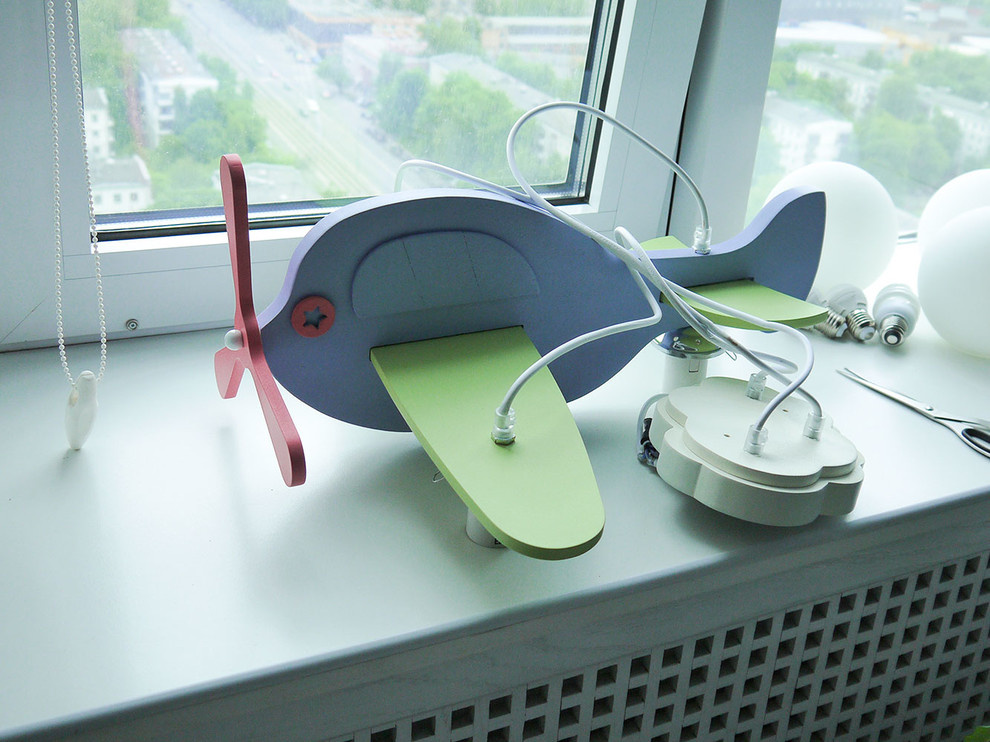 Светильник в виде самолетика обновили, он приобрел правильные оттенки!