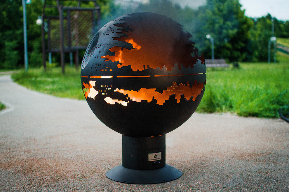 Уличный очаг "Звезда смерти"