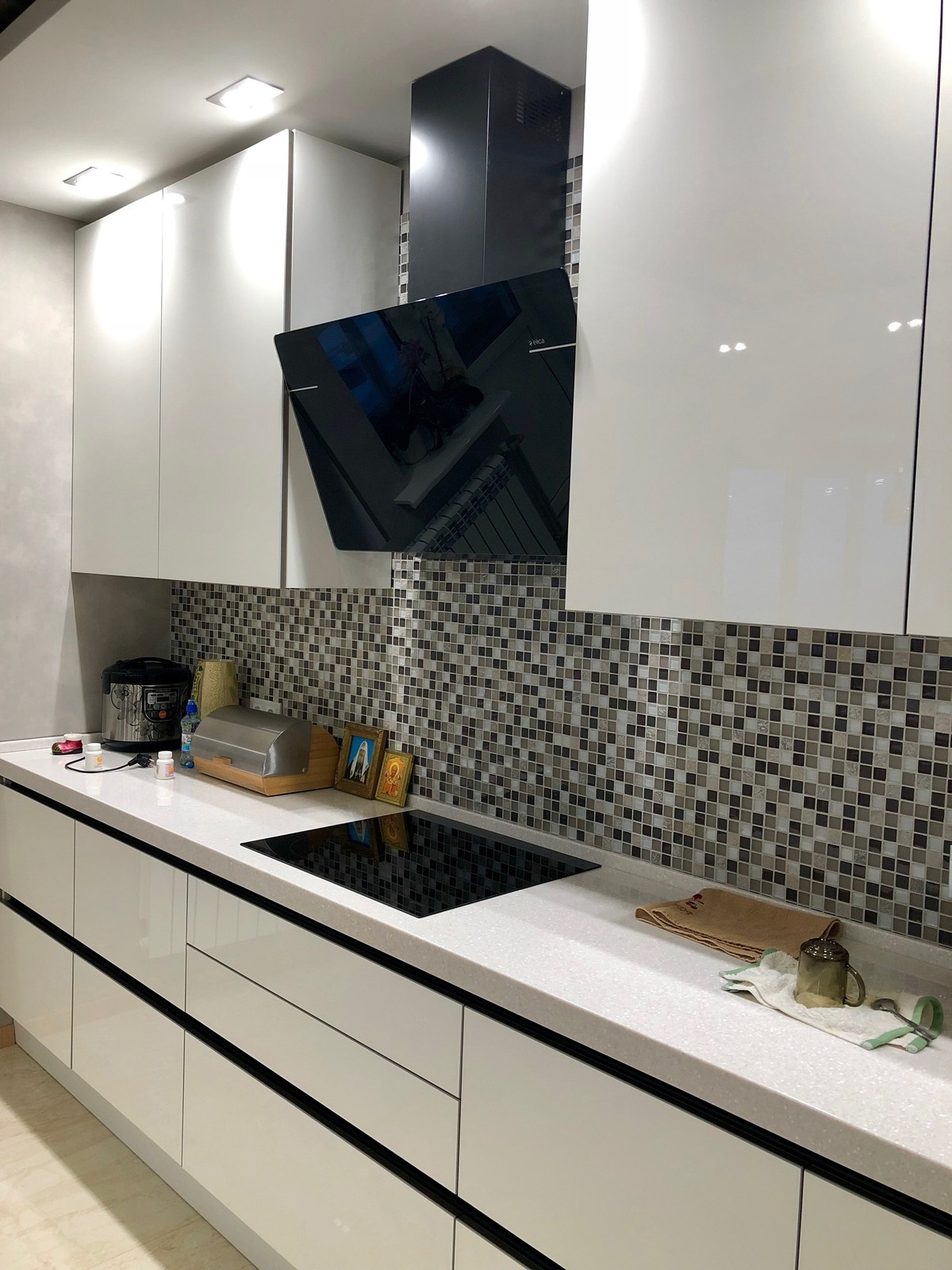 Красивые кухни по индивидуальному заказу по приемлемым ценам.