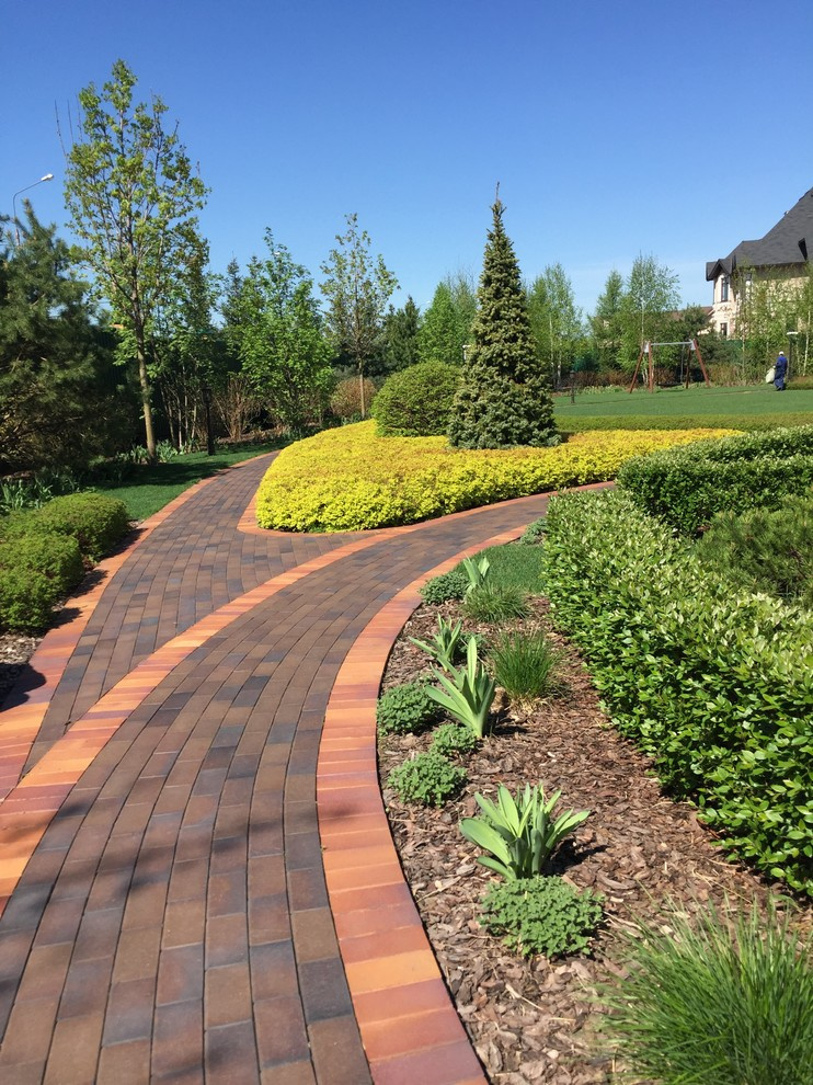 Холодное лето 2017 (сад "Игра в лабиринт")