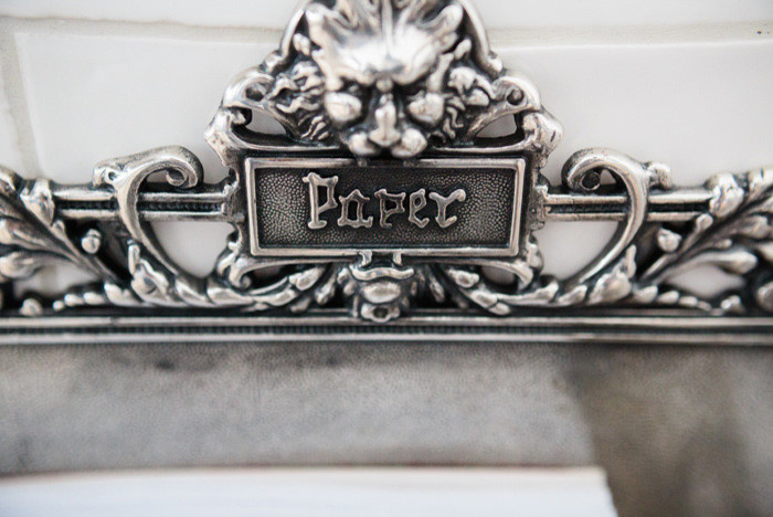 Чердак на Исаакиевской площади или квартира для одной девушки