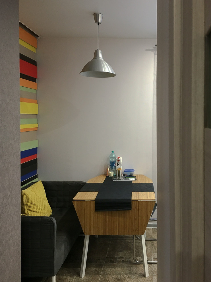 Квартира с двумя комнатами и одним окном