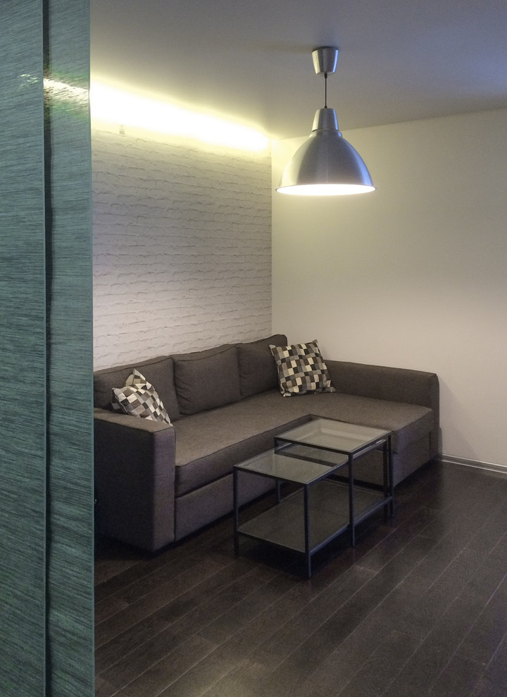 Квартира с двумя комнатами и одним окном