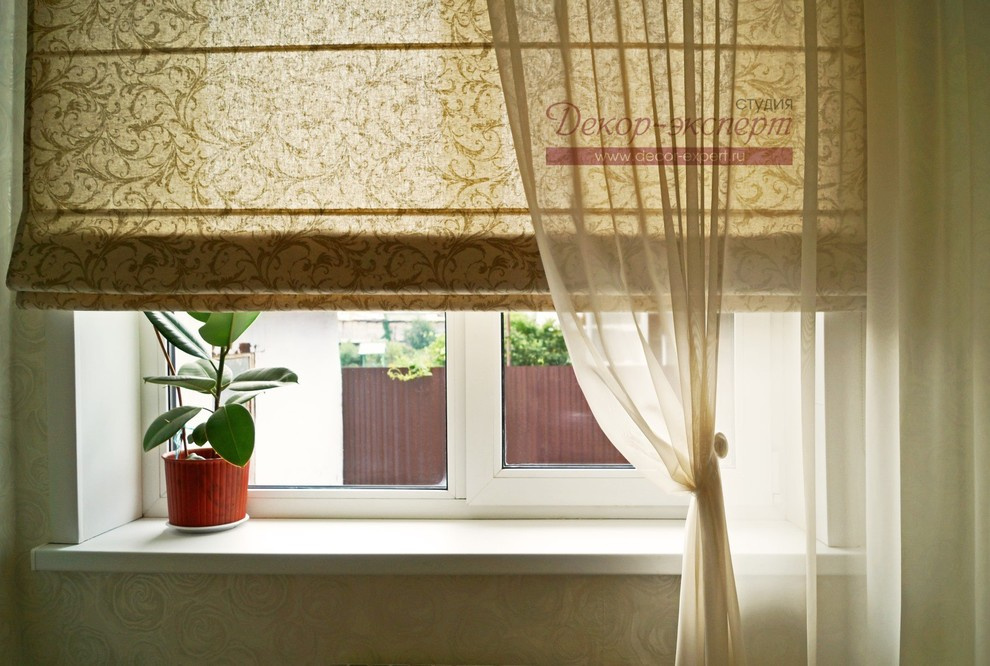 ШТОРЫ ДЛЯ КУХНИ СОВМЕЩЁННОЙ СО СТОЛОВОЙ В ЗАГОРОДНОМ ДОМЕ.