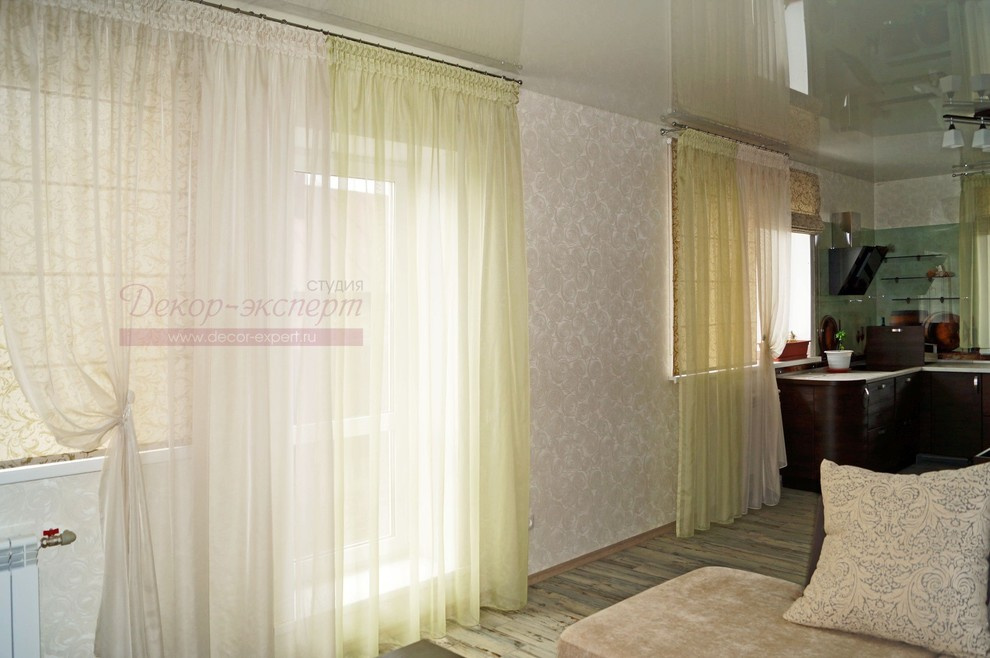 Обложка проекта: ШТОРЫ ДЛЯ КУХНИ СОВМЕЩЁННОЙ СО СТОЛОВОЙ В ЗАГОРОДНОМ ДОМЕ.