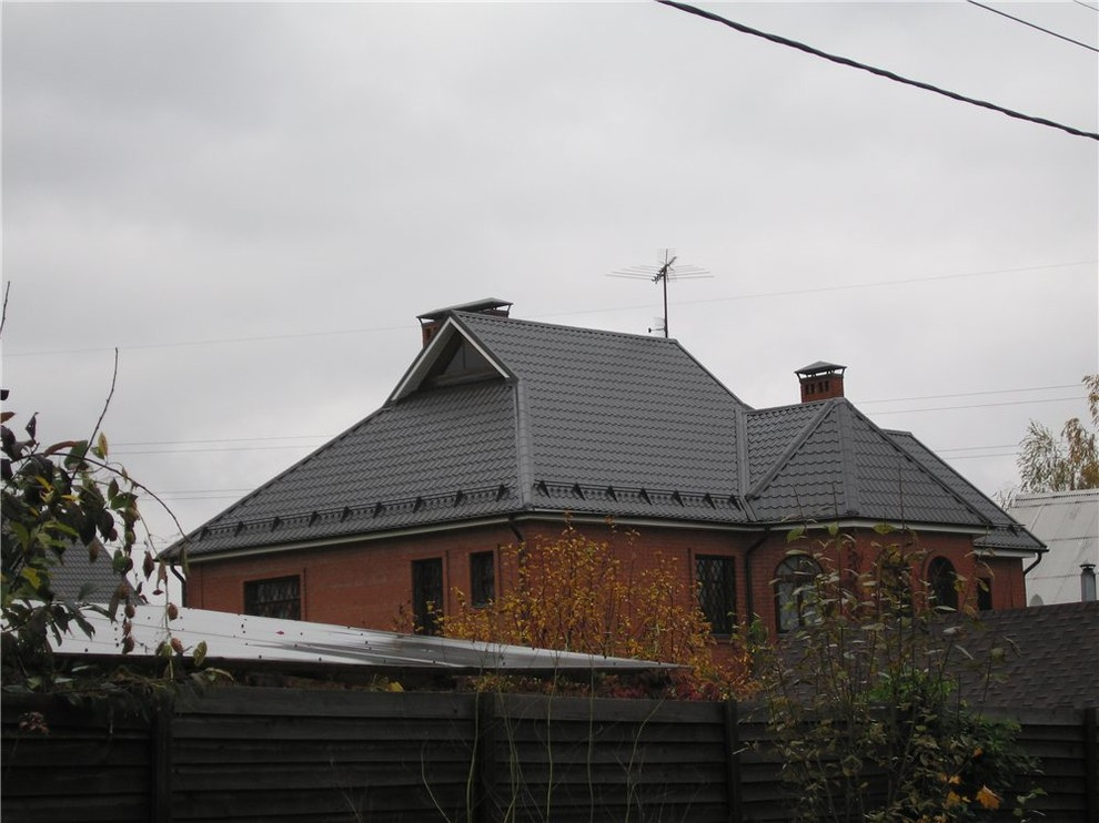 Замена фальцевой кровли на металлочерепицу