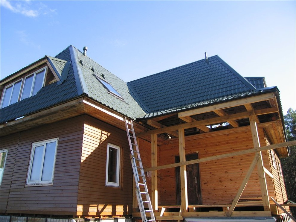 Замена фальцевой кровли на металлочерепицу на дачном доме