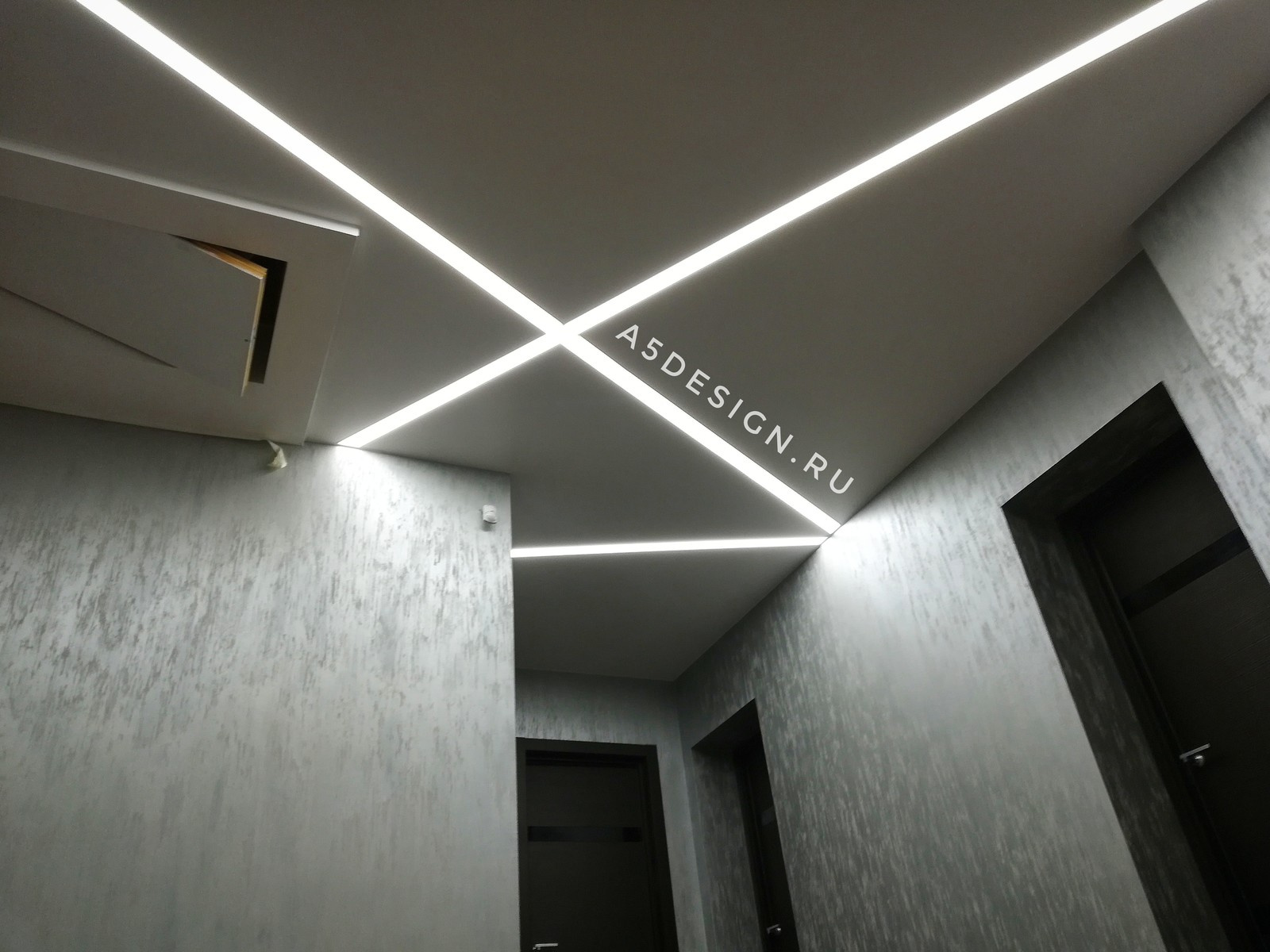 Обложка проекта: Коттедж с современным дизайном освещения