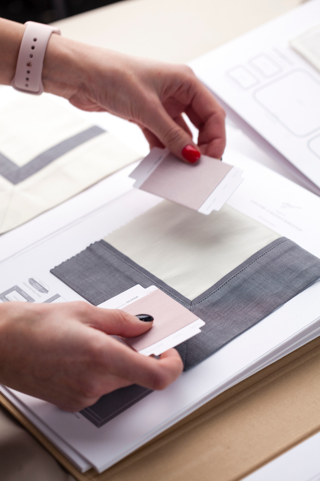 Обложка проекта: Каталог-конструктор для дизайнеров