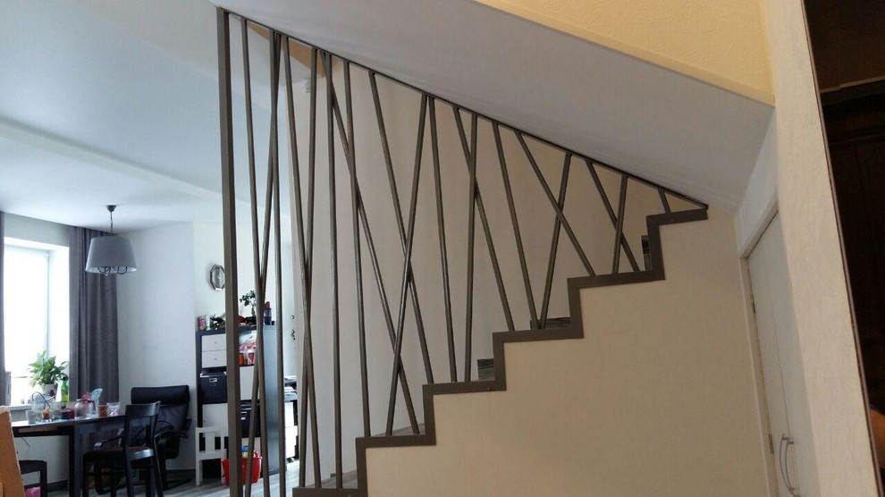 Геометрическое ограждение для лестницы