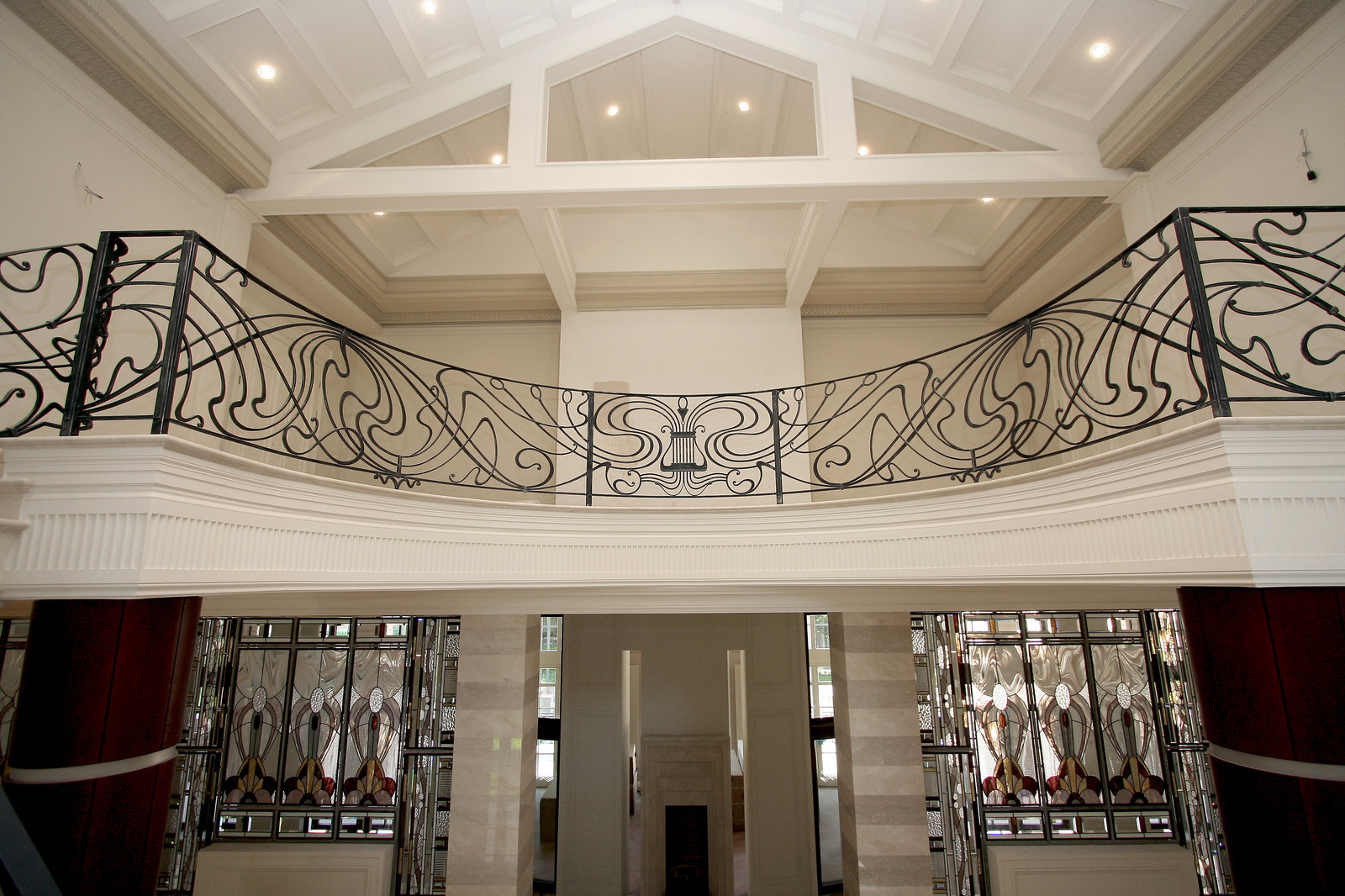 Ограждения в доме в стиле Модерн