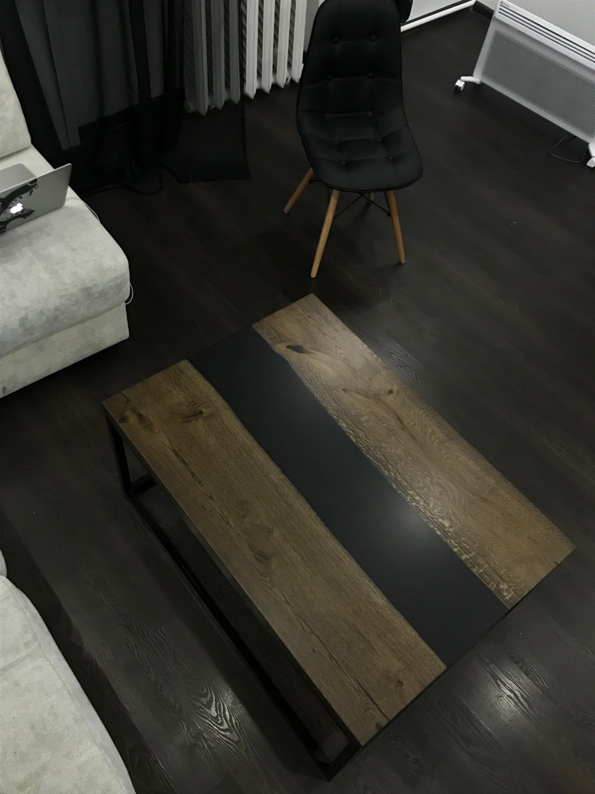 Журнальный стол из дуба