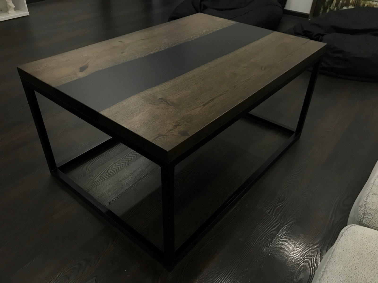 Обложка проекта: Журнальный стол из дуба