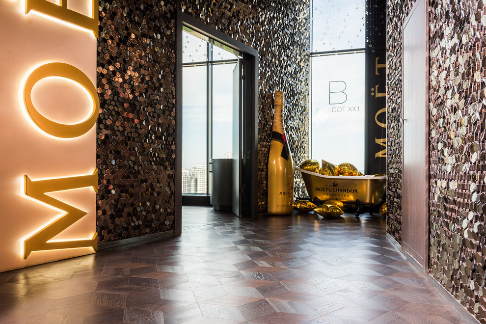 В небесах. Бар в отеле Hilton в Минске