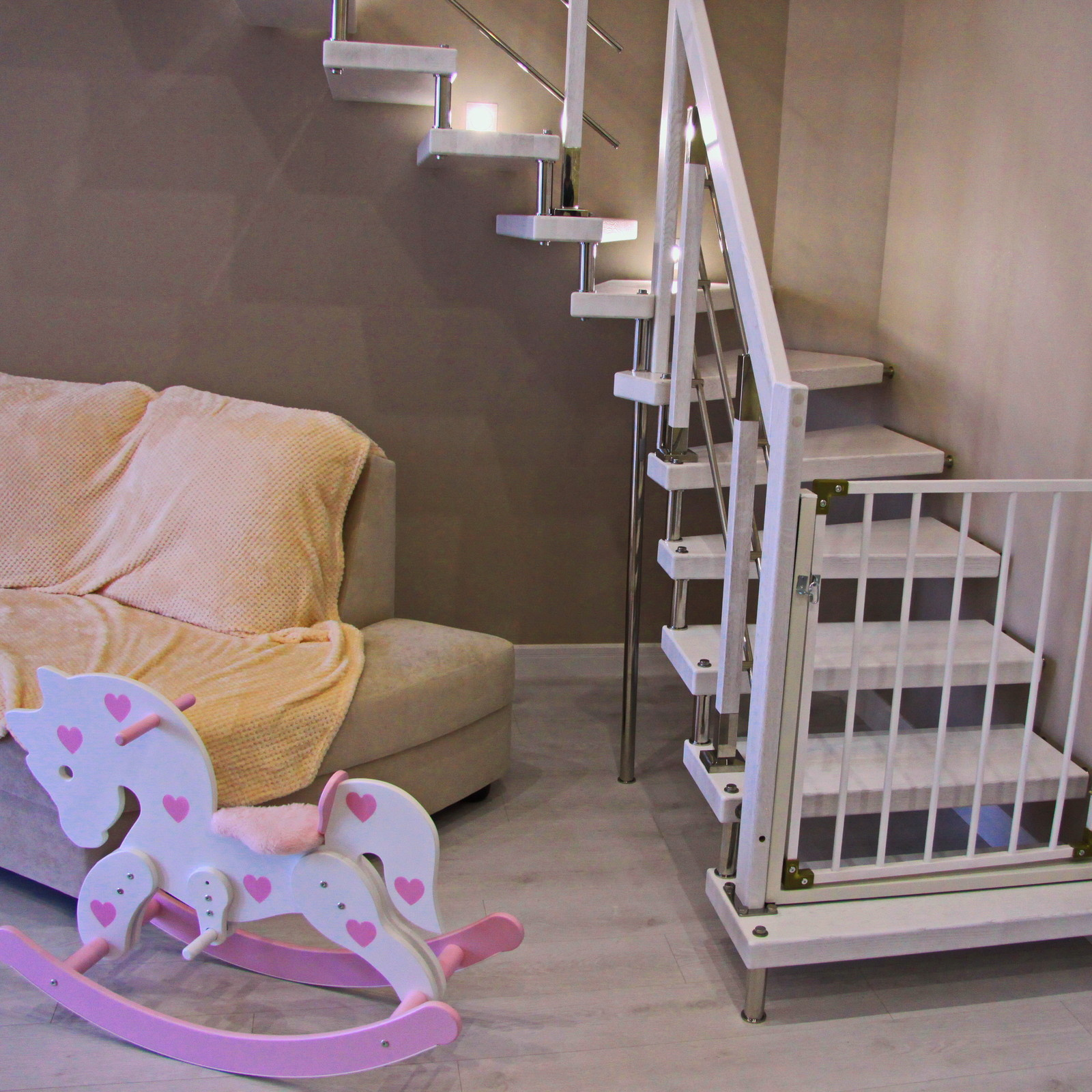 Челюскинцев 101