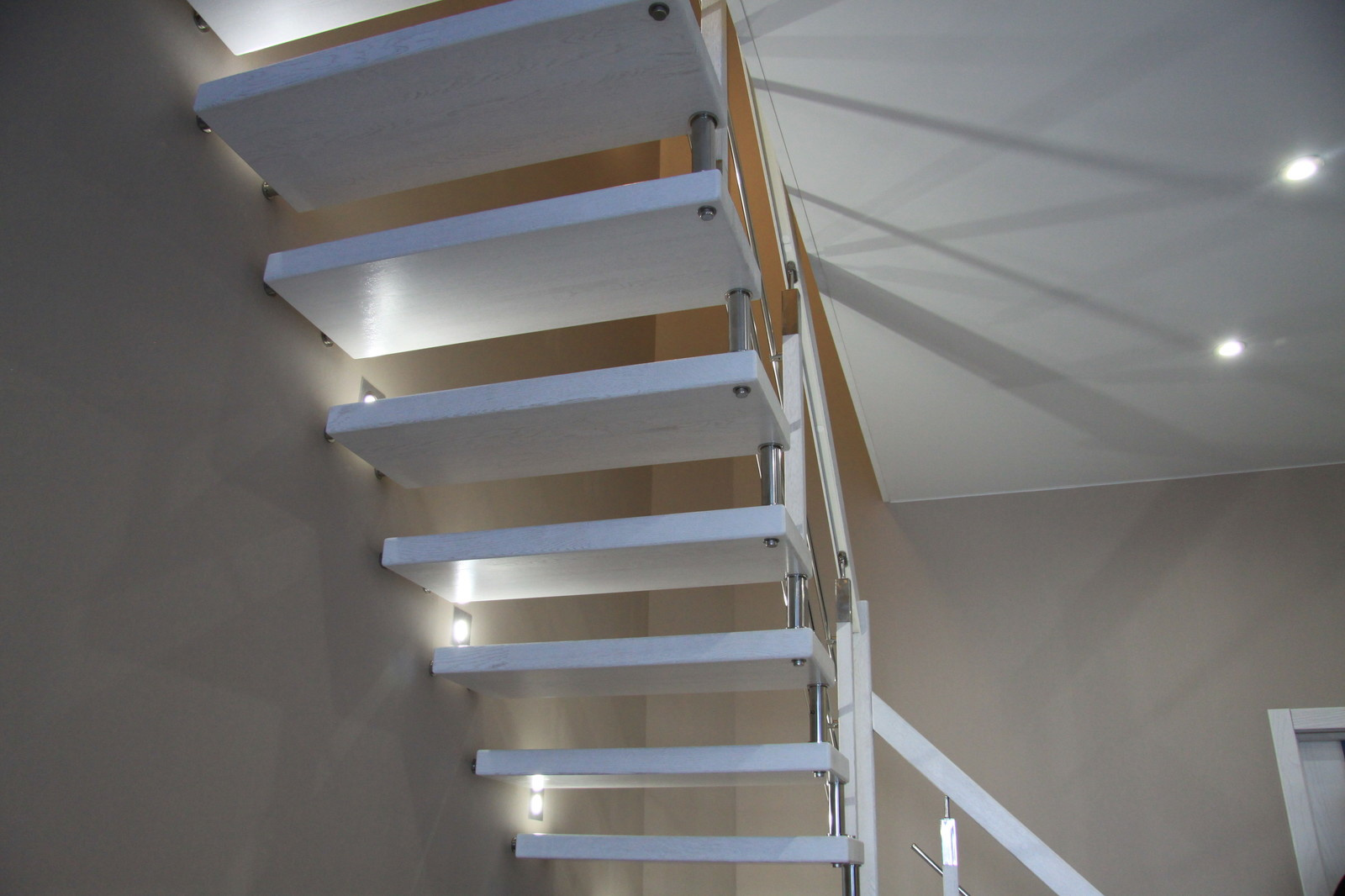 Челюскинцев 101