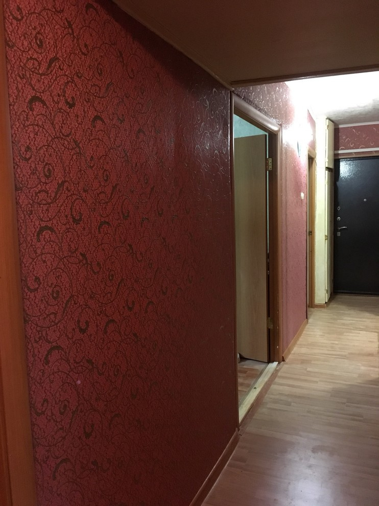 Комната и корридор