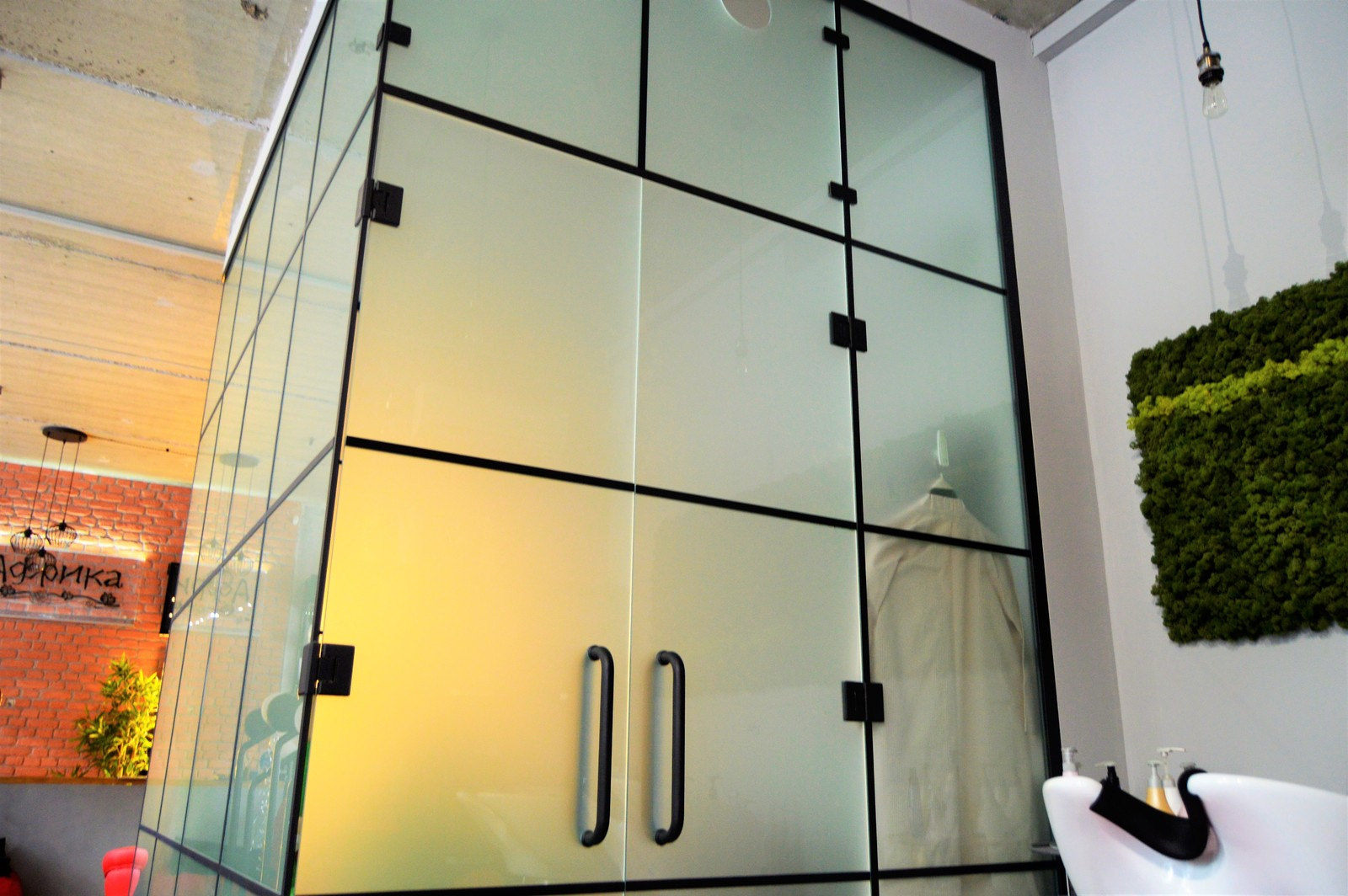 Салон красоты "Африка" - Краснова 30