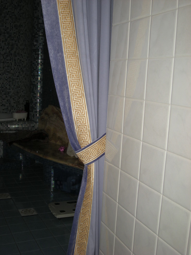 Вышивка на канте портьеры