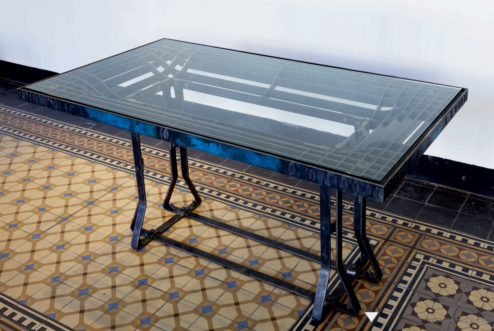 Кабинетный стол