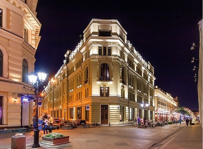 Никольская Плаза