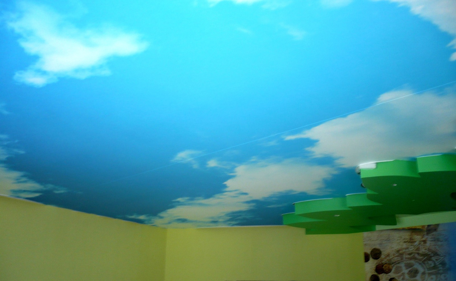 Арт печать на натяжных потолках.