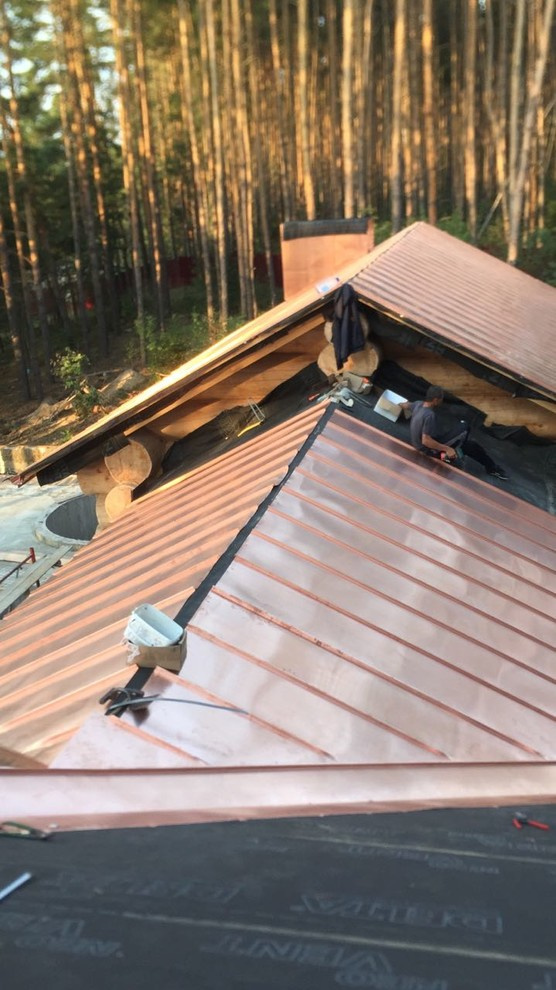 Устройство кровельных и фасадных конструкций с фальцевым медным покрытием