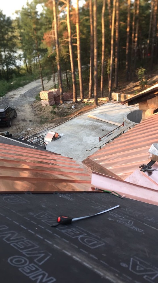 Устройство кровельных и фасадных конструкций с фальцевым медным покрытием