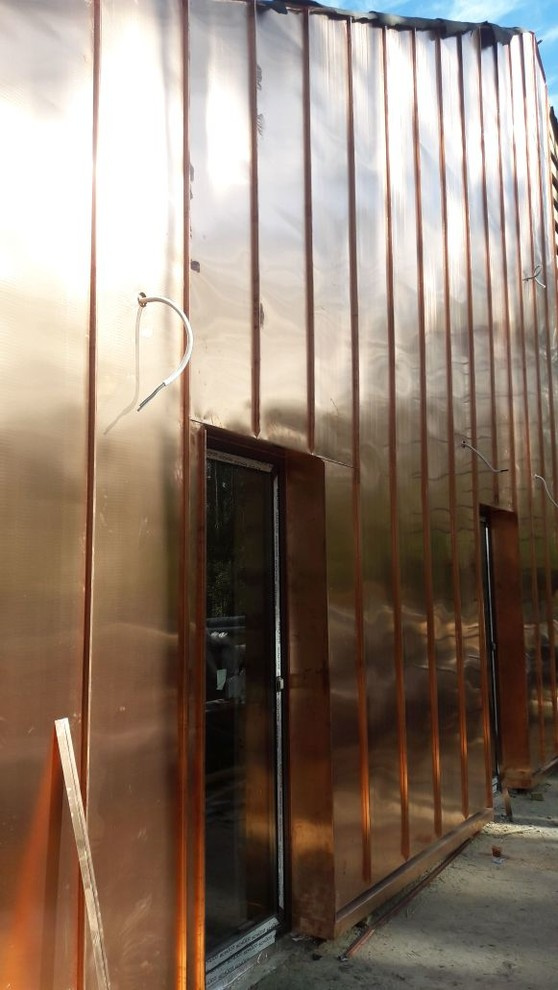 Устройство кровельных и фасадных конструкций с фальцевым медным покрытием