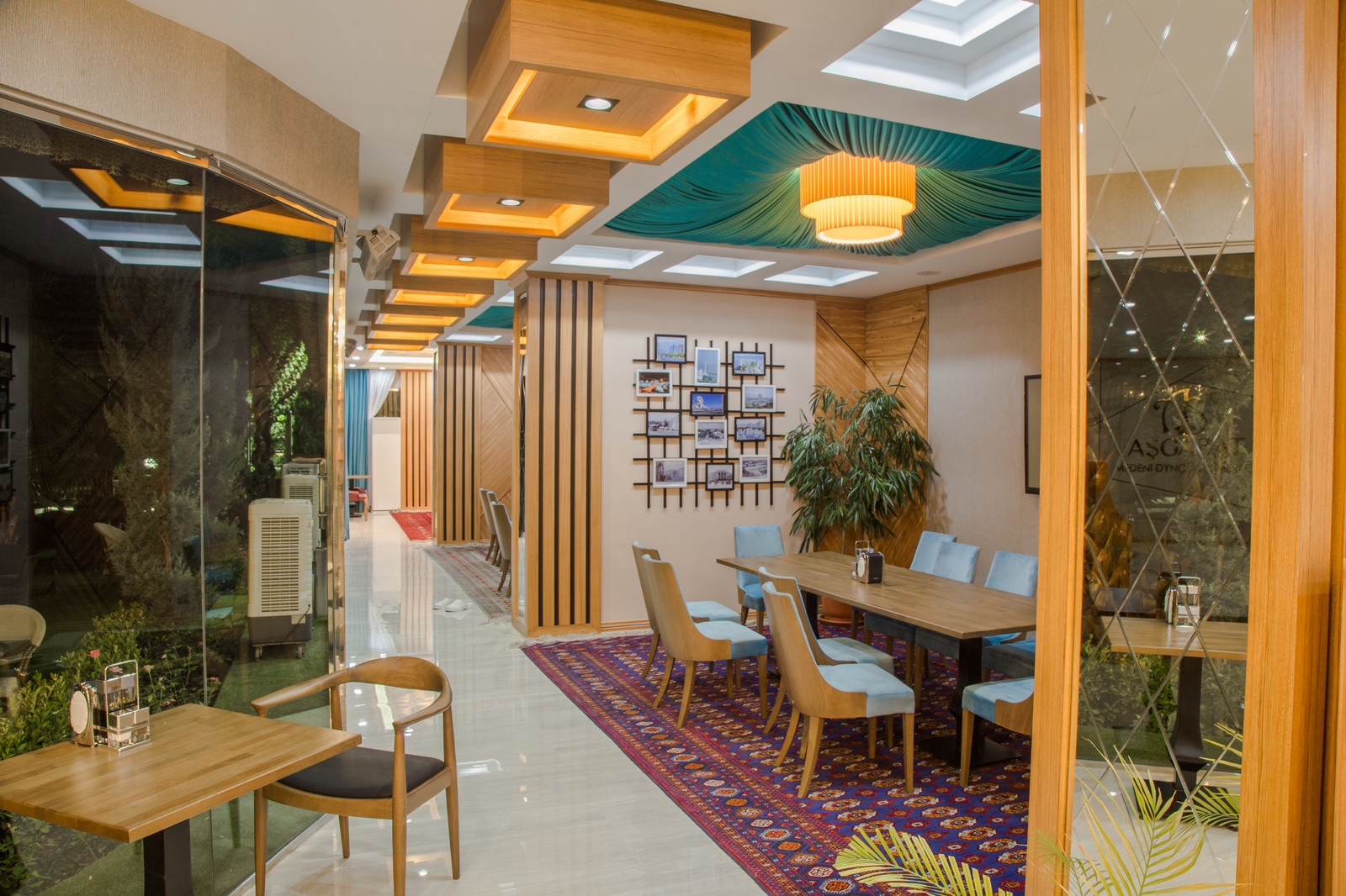 Restaurant - Retail Design