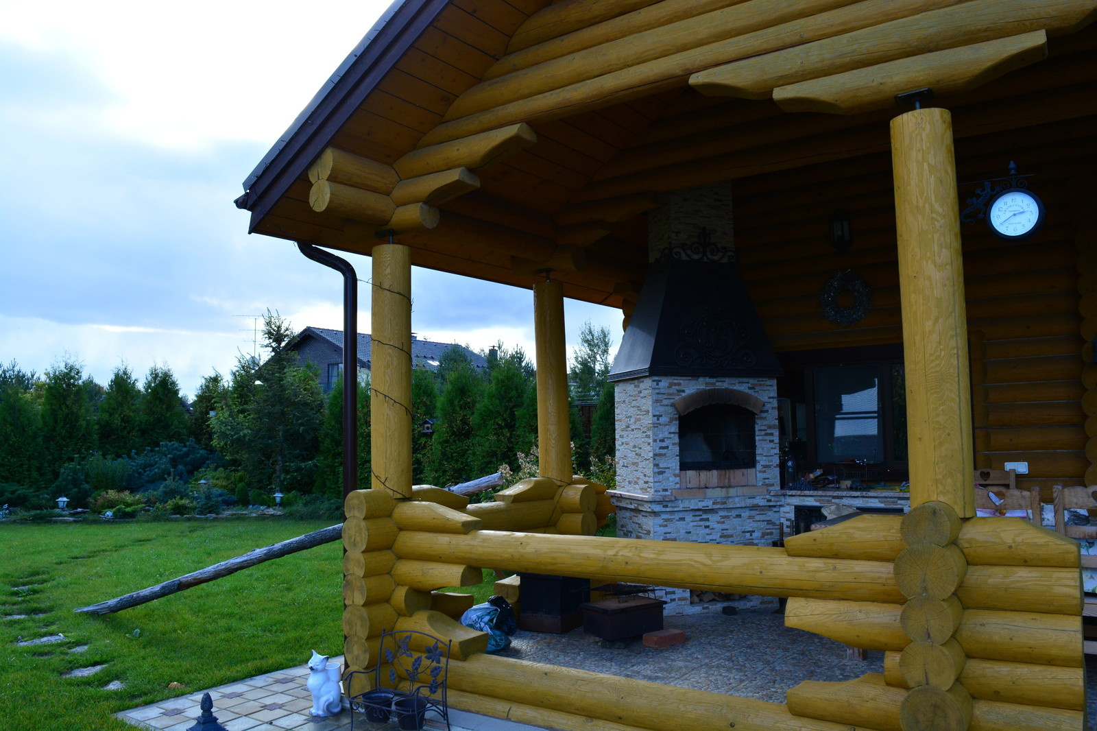 Дом, баня и гараж в Разливе.