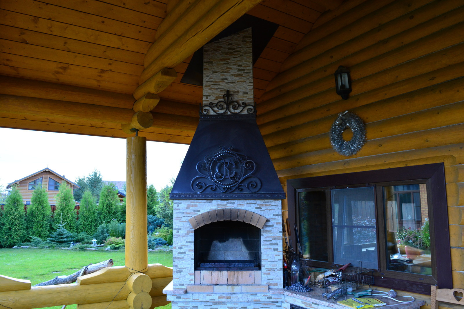 Дом, баня и гараж в Разливе.