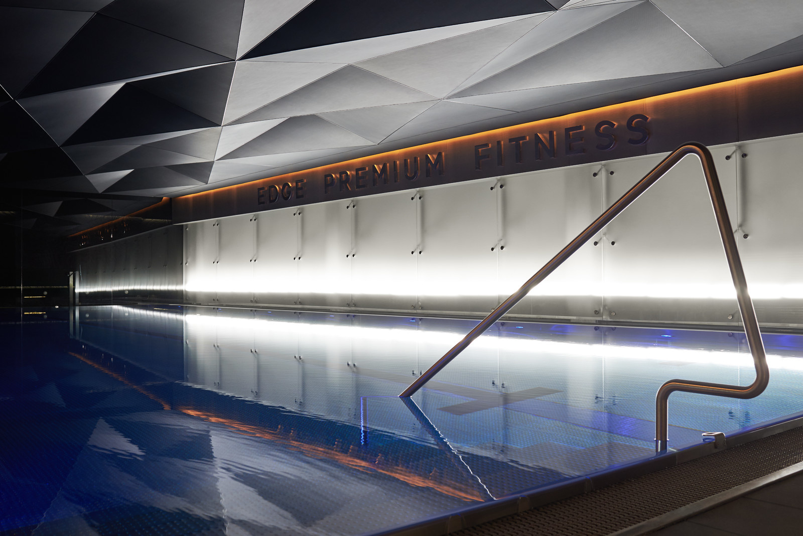 фитнес клуб "EDGE PREMIUM FITNESS"