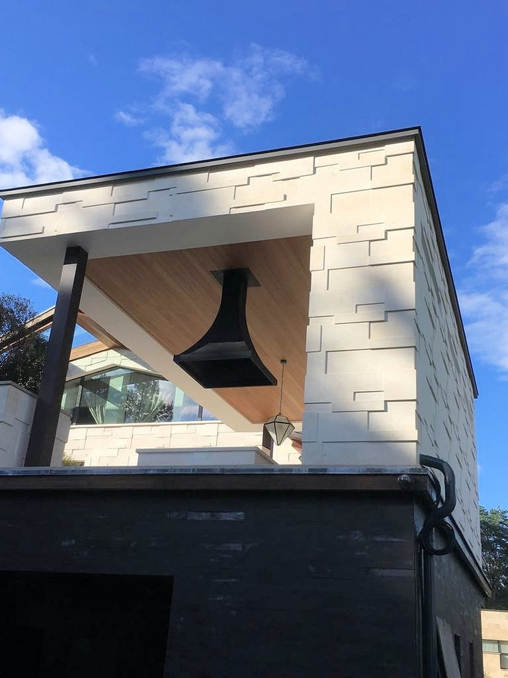 Навесы в поселке Бенилюкс