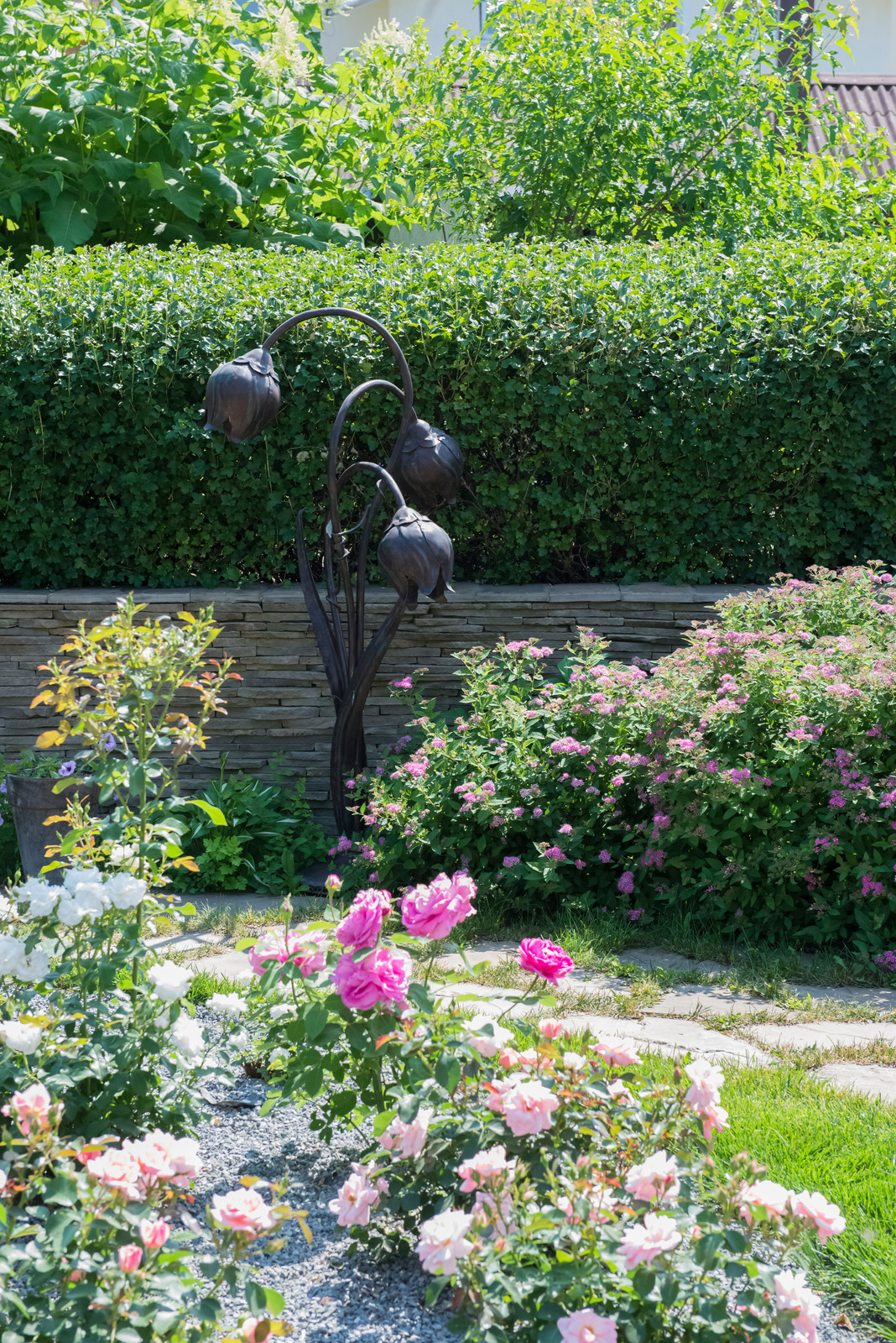 Маленький сад в пригороде