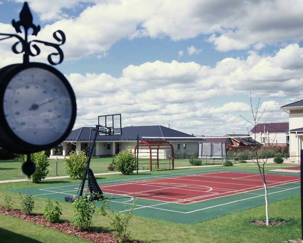 Архитектурный ансамбль из трех домов